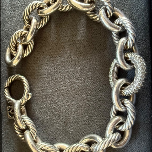 David Yurman | Sterling Silver Bracelet with Diamonds, 15mm - Picture 4 of 8